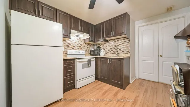 Additional image 26 of 36 Woodside Crt