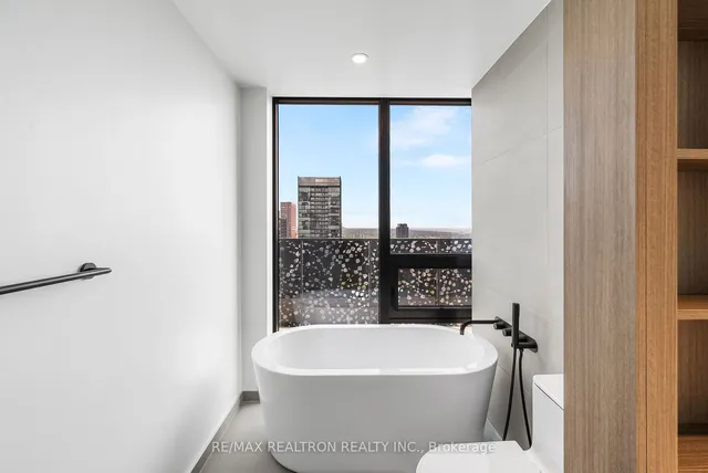 Additional image 18 of 55 Charles St Unit 4102