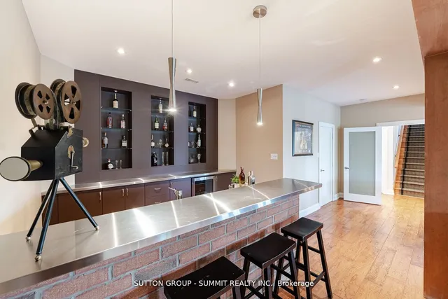 Additional image 25 of 13 Classic Dr