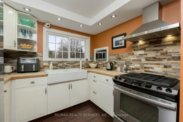 Additional image 18 of 111 Denison Ave