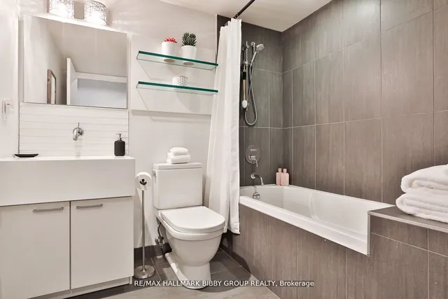 Additional image 23 of 55 Stewart St Unit 637