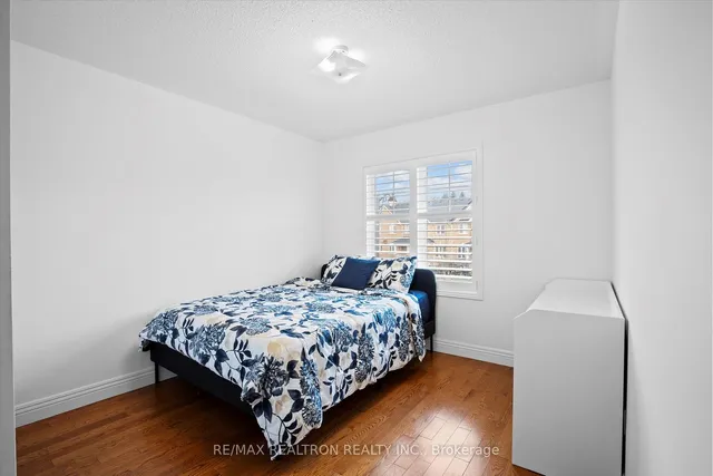 Additional image 18 of 7 Tait Crt