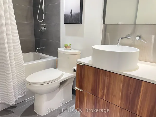 Additional image 22 of 185 Roehampton Ave Unit 509