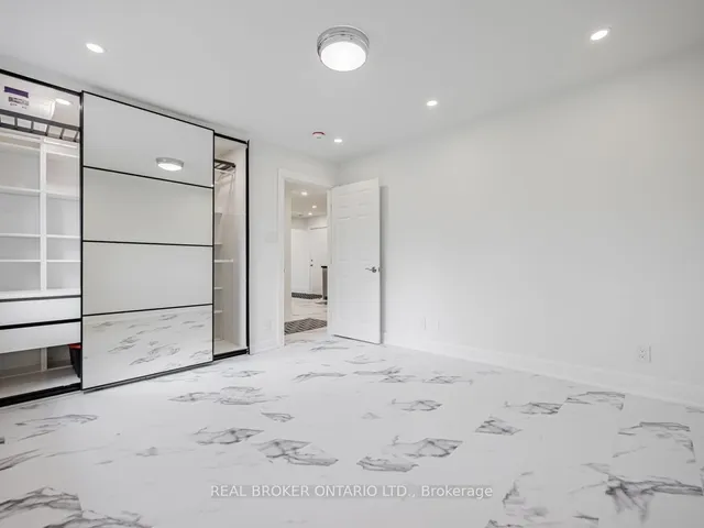 Additional image 15 of 2693 Lakeshore Blvd Unit 6