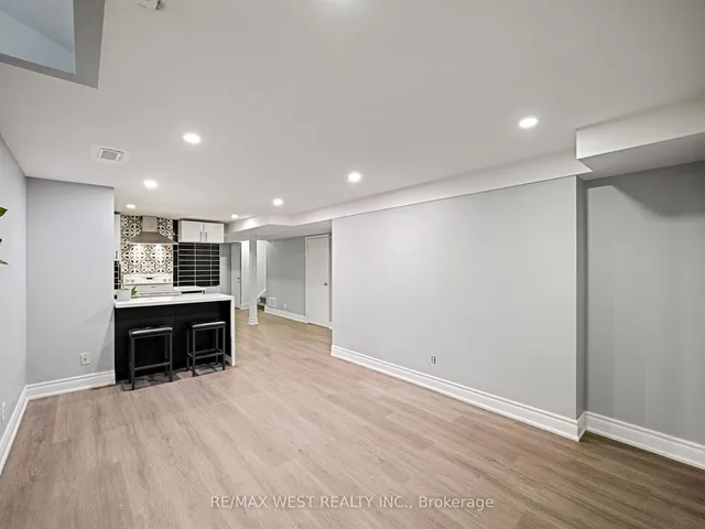 Additional image 16 of 126 Sandmere Ave