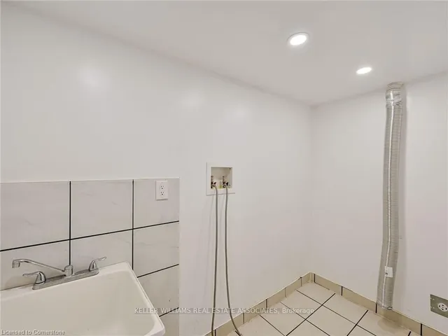 Additional image 40 of 37 Sir Jacobs Cres