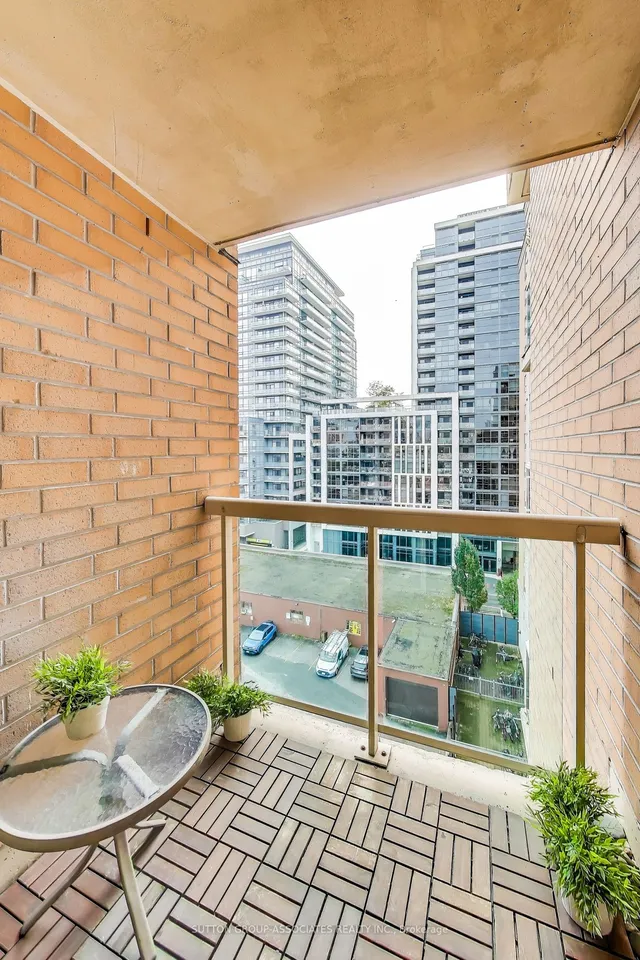 Additional image 20 of 323 Richmond St Unit 818