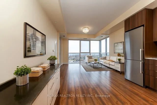 Additional image 7 of 225 Village Green Sq Unit 2710