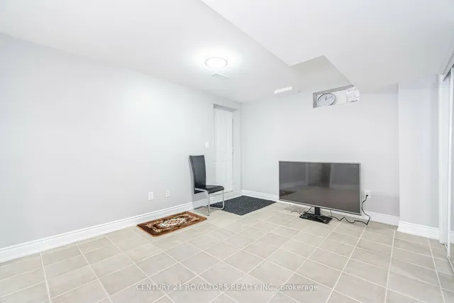 Additional image 31 of 71 Maple Valley St