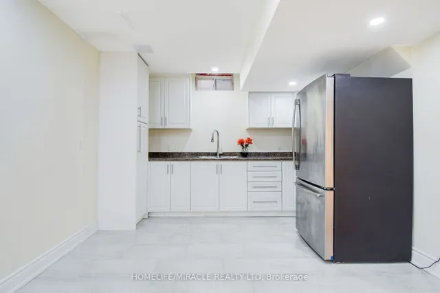 Additional image 35 of 55 Lyndbrook Cres