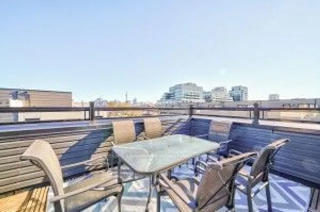 Additional image 29 of 51 Florence St Unit Th1