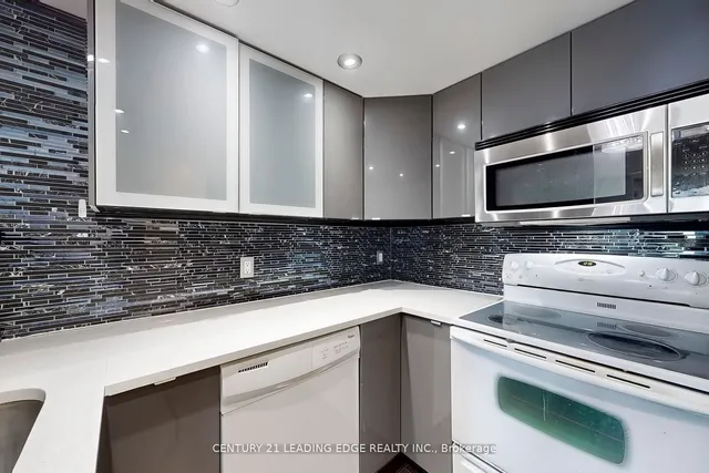 Additional image 10 of 8 Lee Centre Dr Unit 1013