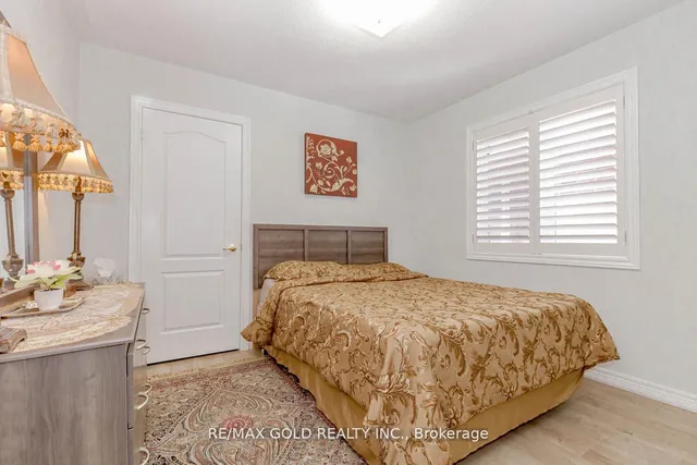 Additional image 30 of 40 Stephanie Ave