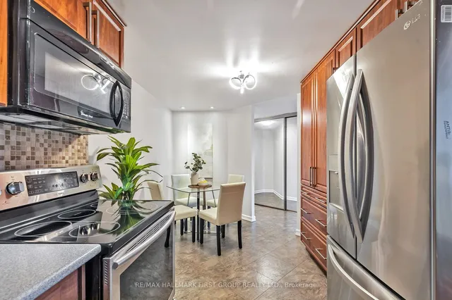 Additional image 8 of 10 Dean Park Rd Unit 610