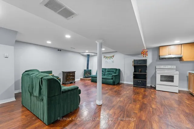 Additional image 22 of 14 Fontaine Crt