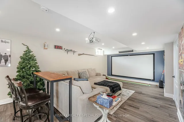 Additional image 32 of 8 Herringbone Cres