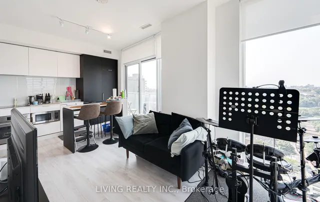 Additional image 16 of 33 Helendale Ave Unit 1512