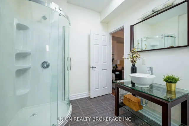 Additional image 17 of 443C Queen St