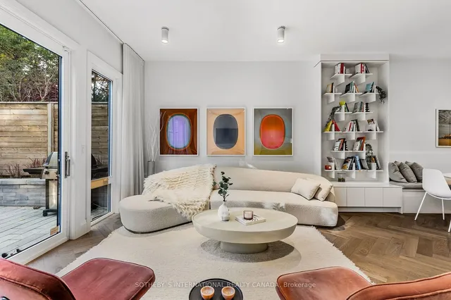 Additional image 14 of 678 Oriole Pkwy