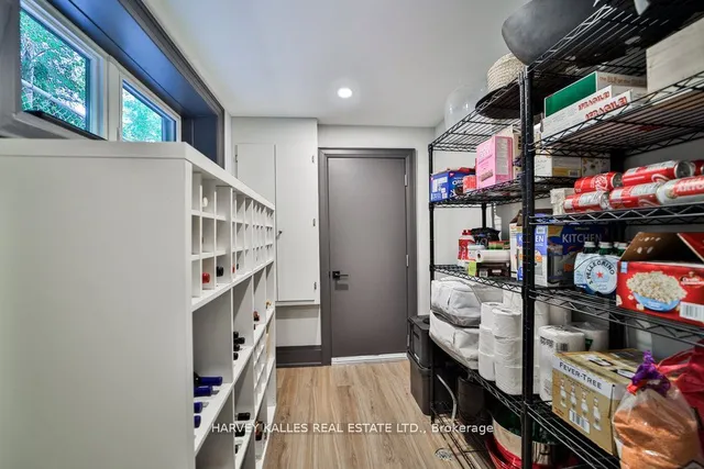 Additional image 32 of 39 Marquette Ave