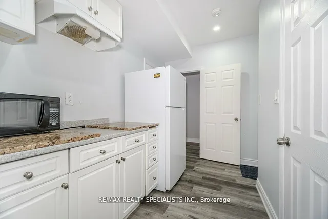 Additional image 34 of 2 Belleville Dr