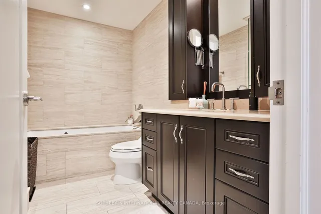 Additional image 24 of 68 Yorkville Ave Unit 308