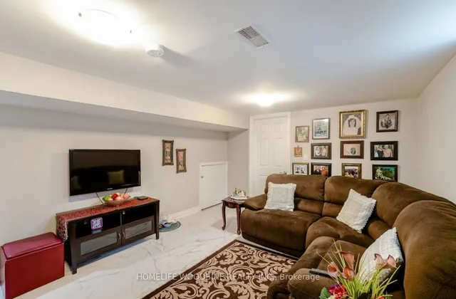Additional image 5 of 30 Lawrence Cres