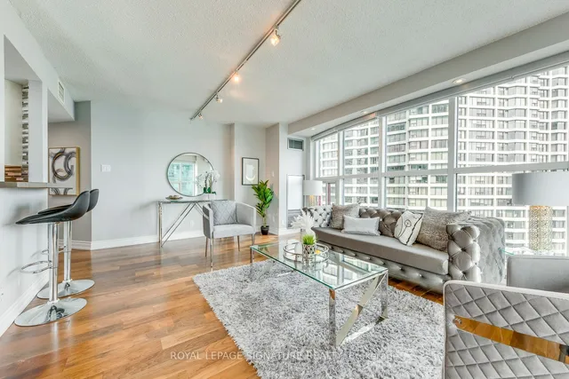 Additional image 4 of 77 Harbour Sq Unit 2207
