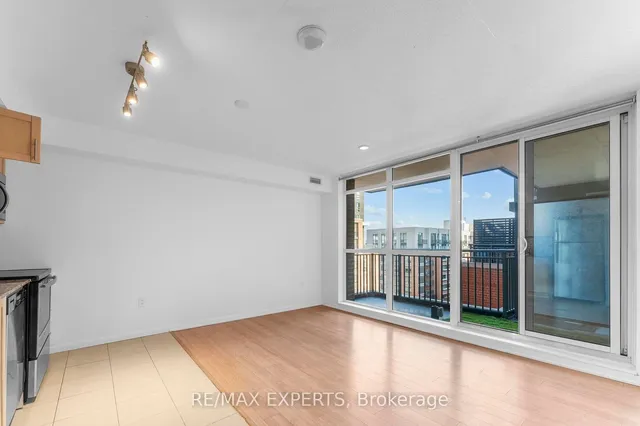 Additional image 7 of 830 Lawrence Ave Unit 729