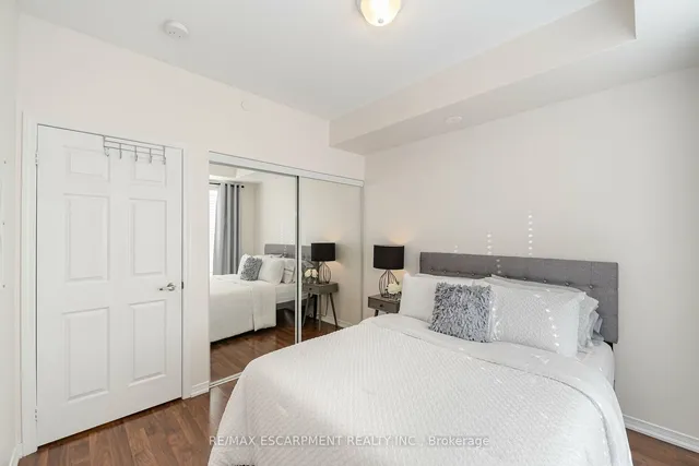 Additional image 25 of 54 Sky Harbour Dr Unit 105