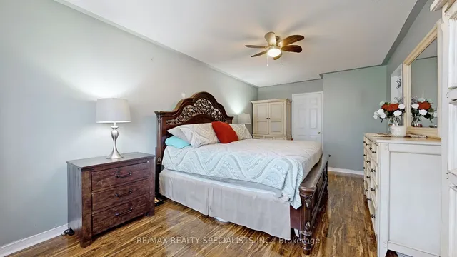 Additional image 24 of 66 Vintage Gate