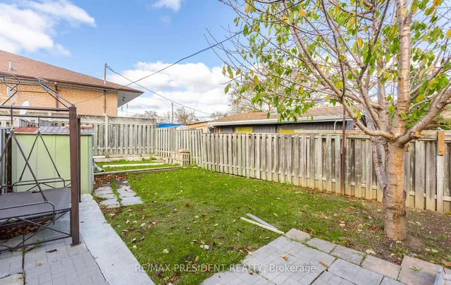 Additional image 37 of 3 Clayhall Cres