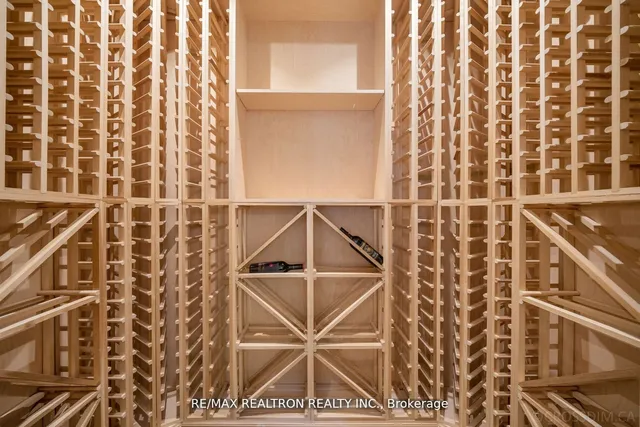 Additional image 33 of 12 Waring Crt