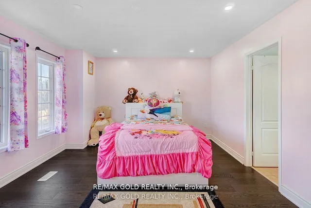 Additional image 29 of 12 Castle Mountain Dr