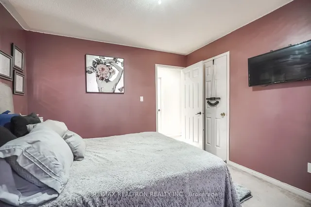 Additional image 26 of 102 Commodore Dr