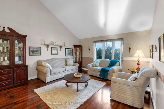 Additional image 9 of 107 Royal Palm Dr