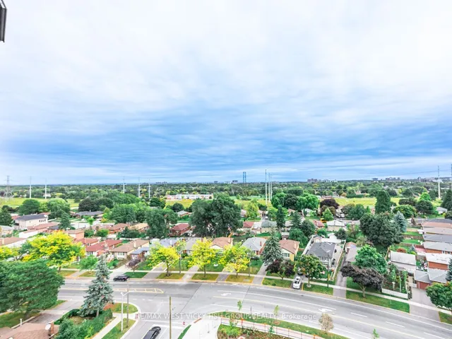 Additional image 32 of 10 Meadowglen Pl Unit 1008