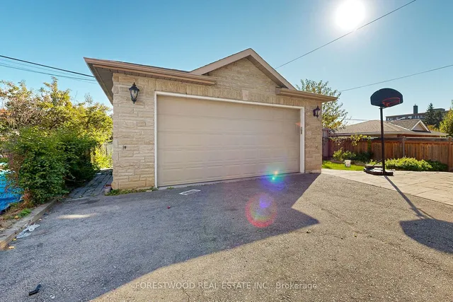 Additional image 36 of 43 Battersea Cres