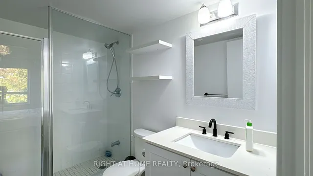 Additional image 24 of 816 Lansdowne Ave Unit 106