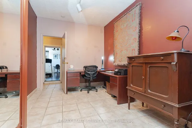 Additional image 9 of 1652 Jane St