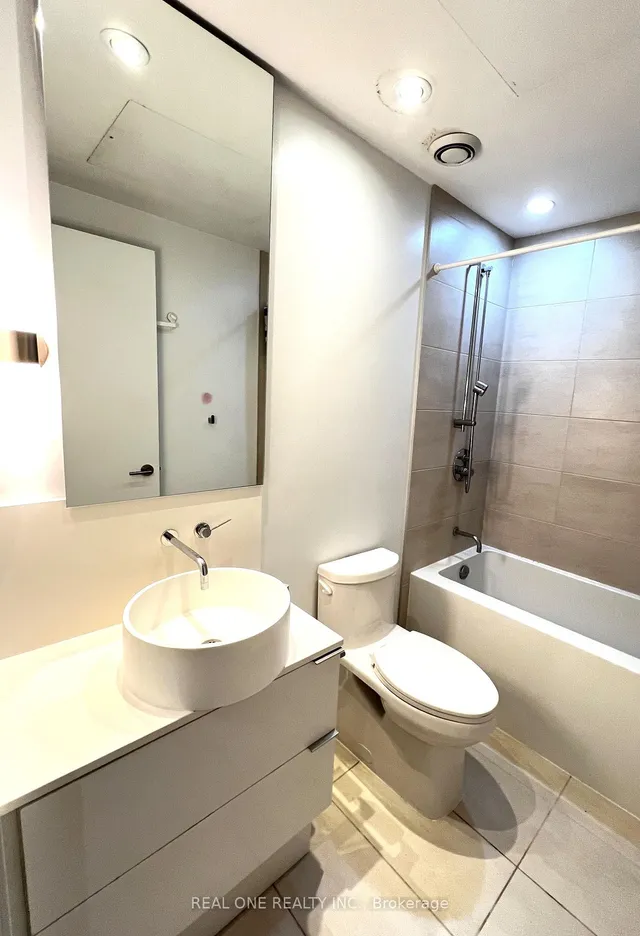 Additional image 6 of 185 Roehampton Ave Unit 2907