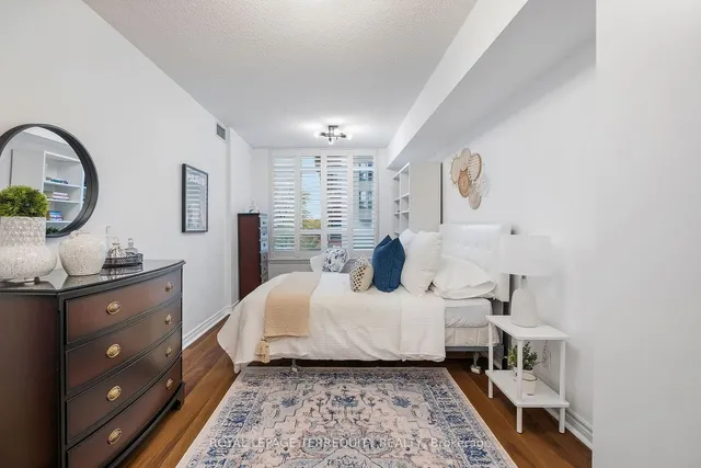 Additional image 17 of 225 Wellesley St Unit 216