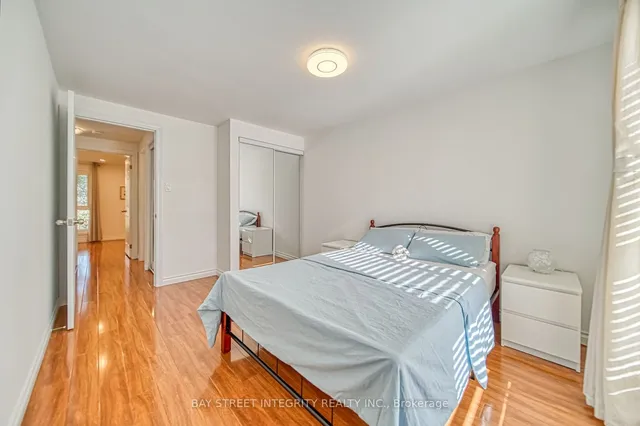 Additional image 20 of 100 Rusty Crestway