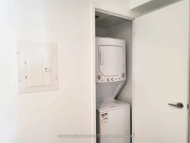 Additional image 12 of 501 Yonge St Unit 3411