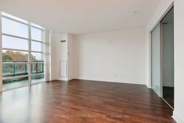 Additional image 4 of 35 Brian Peck Cres Unit 102