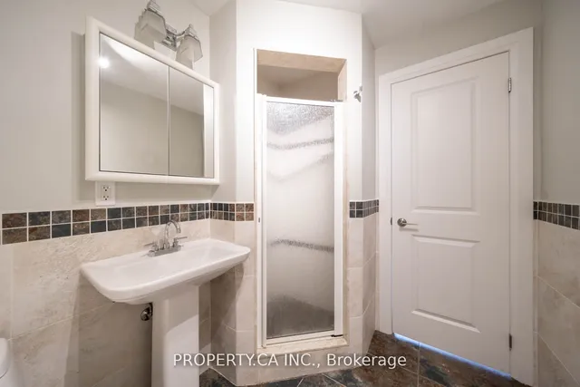 Additional image 17 of 473 Dupont St Unit 3