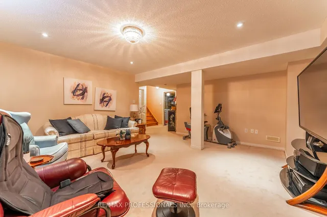 Additional image 28 of 25 Amboise Cres