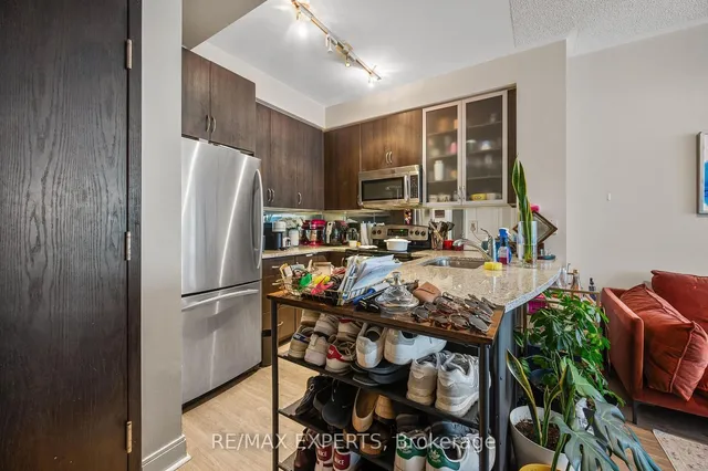 Additional image 16 of 18 Yorkville Ave Unit 1104