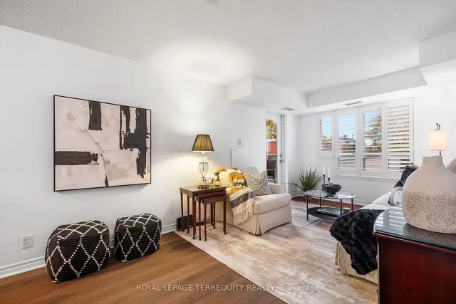 Additional image 11 of 225 Wellesley St Unit 216