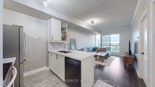 Additional image 13 of 100 John St Unit 1309